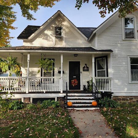 The Landerholm Bed And Breakfast ウィスコンシン・ラピッズ エクステリア 写真